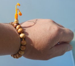 Sandalwood wrist Bracelet/Mala MBP-1105 Sandalwood wrist Bracelet/Mala MBP-1105